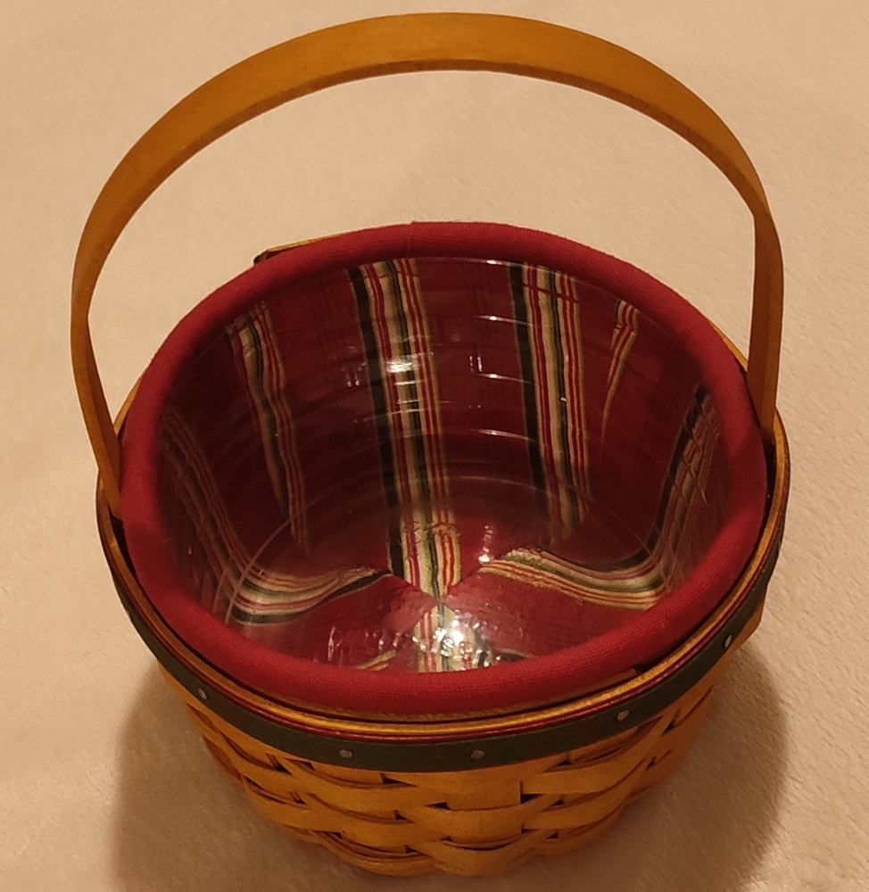 Longaberger 2005 Handled Basket w/ Plastic And Cloth Liner